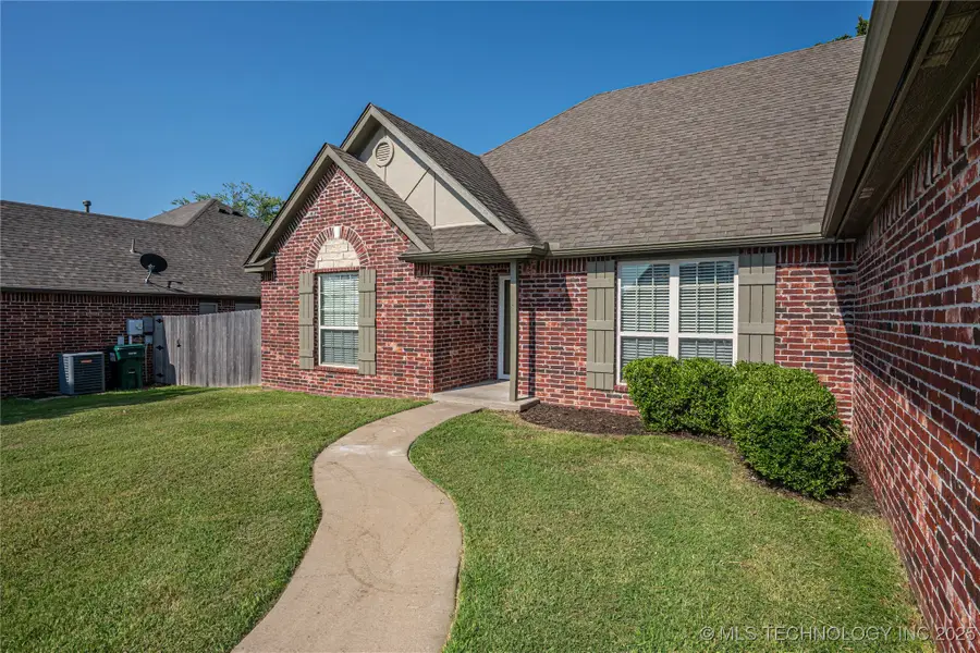 25204 Shade Tree Place, Claremore, OK 74019 - Image #2