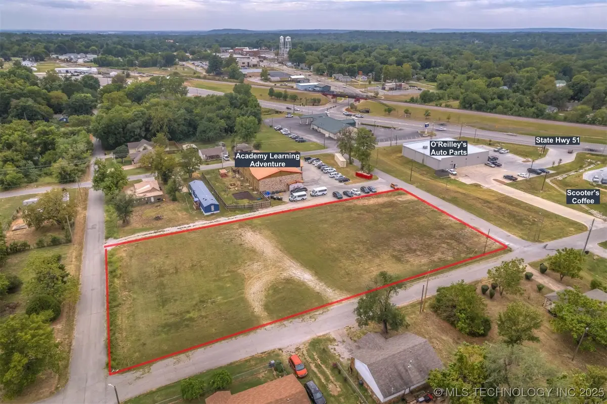 E Dogwood Street, Coweta, OK 74429 - Image #1