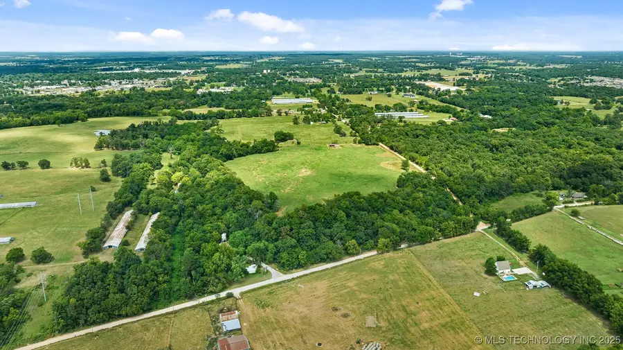 19800 Dawn Hill East Road, Gentry, Ar 72734 - Image #2