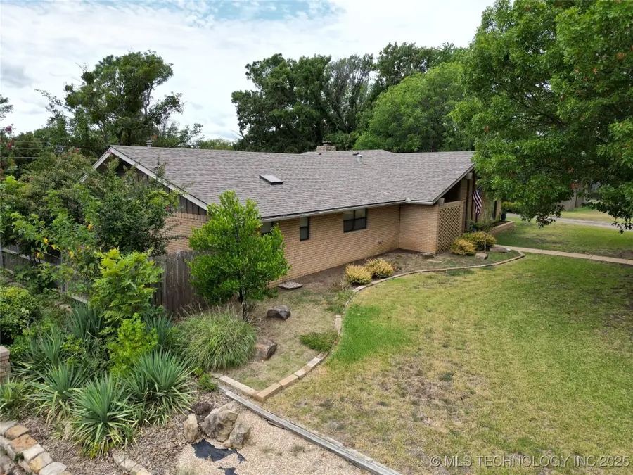 2212 Cloverleaf Place, Ardmore, OK 73401 - Image #2