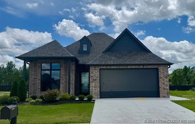 3703 W Laredo Place, Broken Arrow, OK 74011 - Image #1