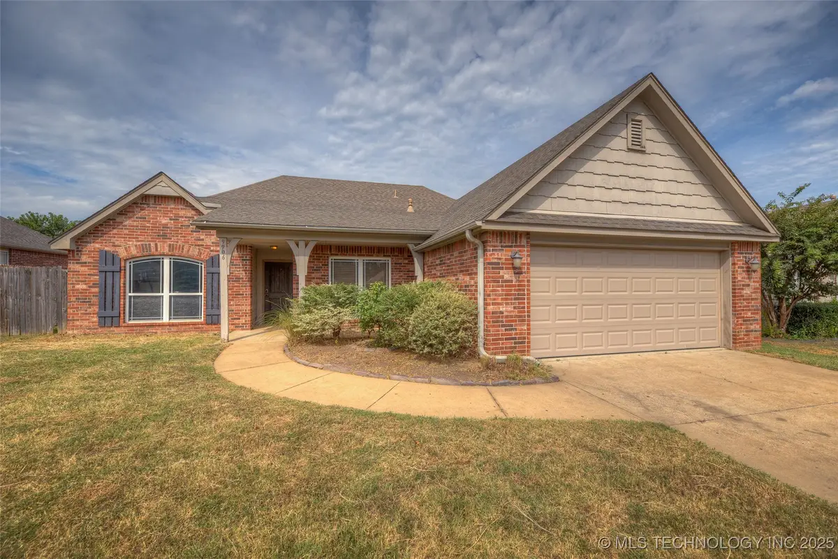 9906 N 103rd East Avenue, Owasso, OK 74055 - Image #1