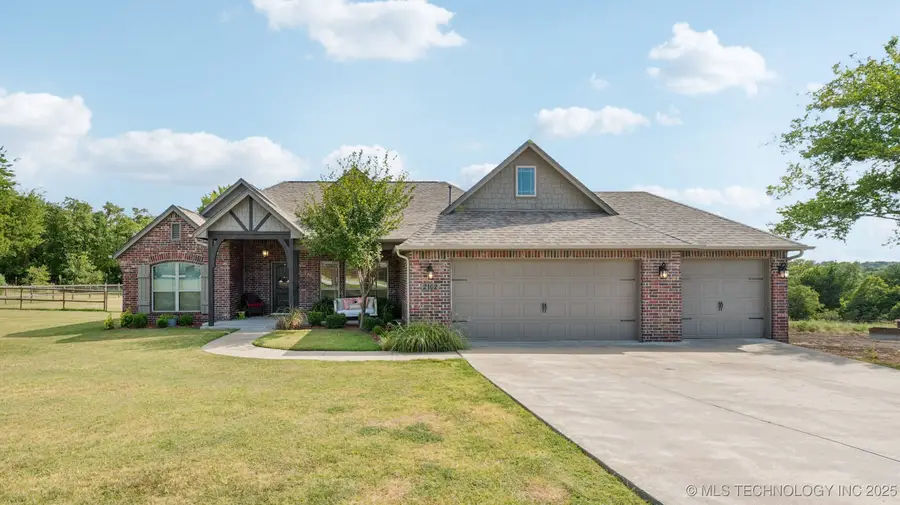 2102 E 45th Place, Sand Springs, OK 74063 - Image #2