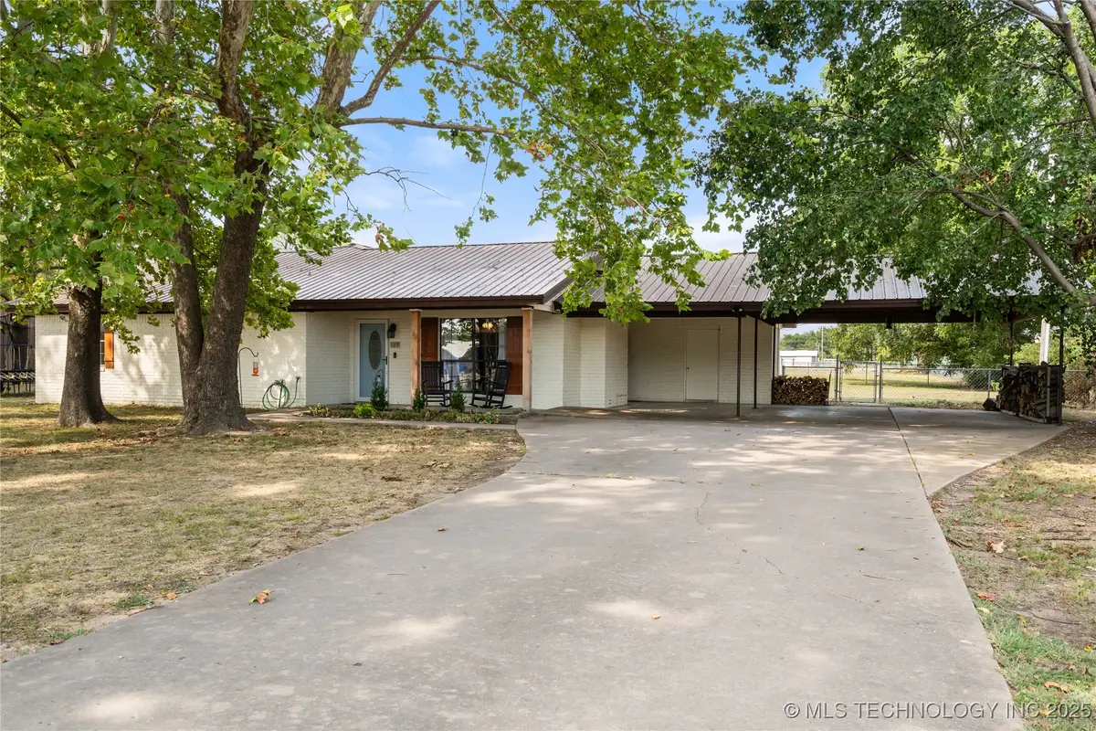 109 W 8th Street, Gore, OK 74435 - Image #1