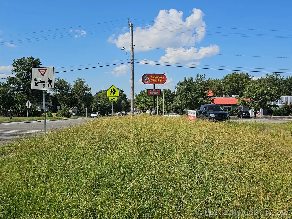 4801 S 33rd Avenue W, Tulsa, OK 74107 - #1