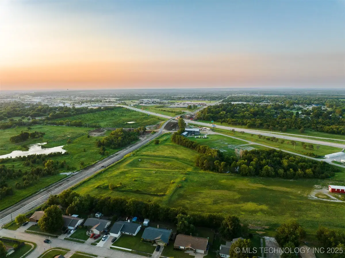 18 S 193rd Avenue, Broken Arrow, OK 74014 - #1