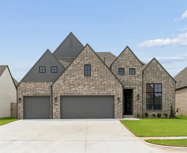 5904 E 127th Street S, Tulsa, OK 74008