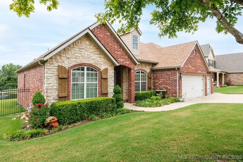 5711 Nottingham Place, Bartlesville, OK 74006 - Image #1