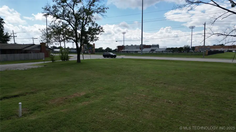 201 N 9th Street E, Broken Arrow, OK 74012 - #2