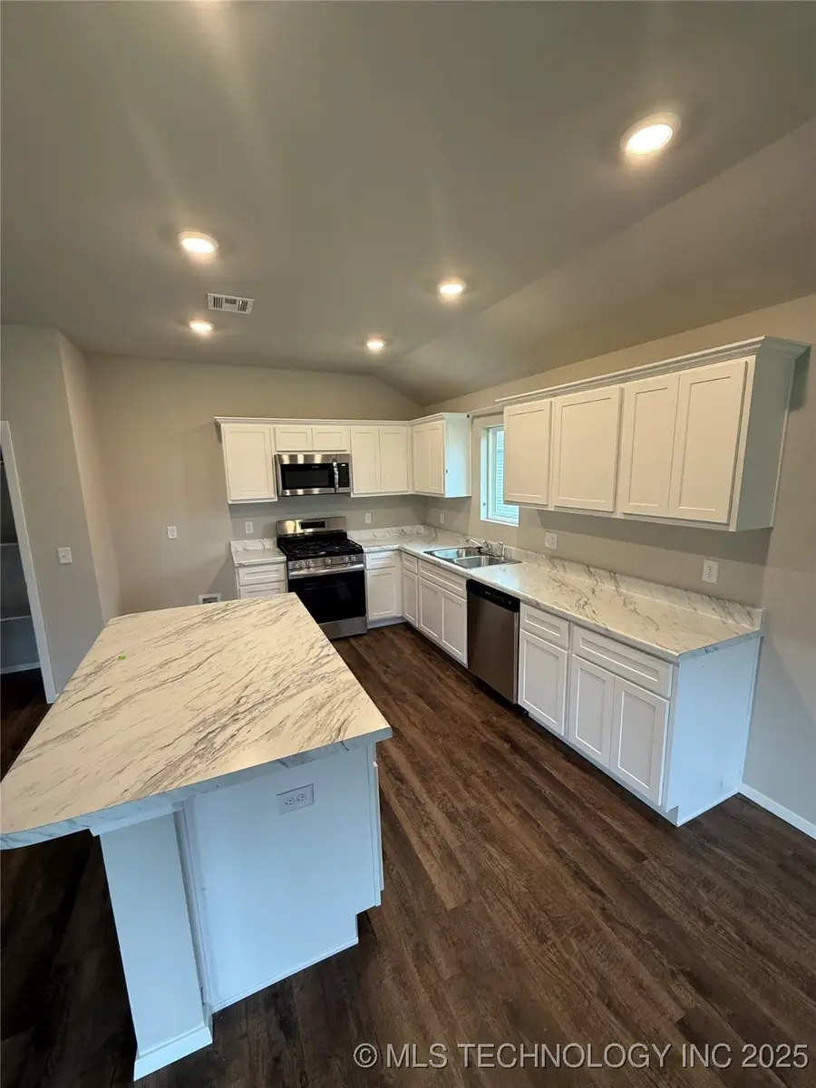 23022 S Mae Drive, Claremore, OK 74019 - Image #3