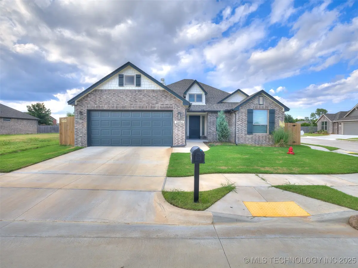 2604 W Norman Street, Broken Arrow, OK 74012 - #1