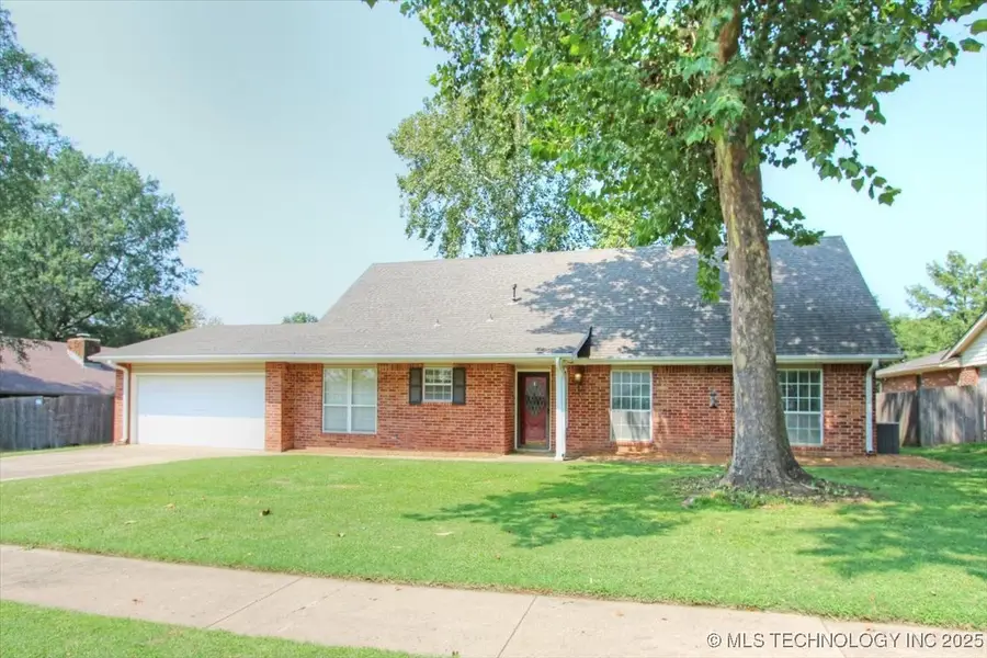 2408 Chapel Hill Court, Bartlesville, OK 74006 - Image #3