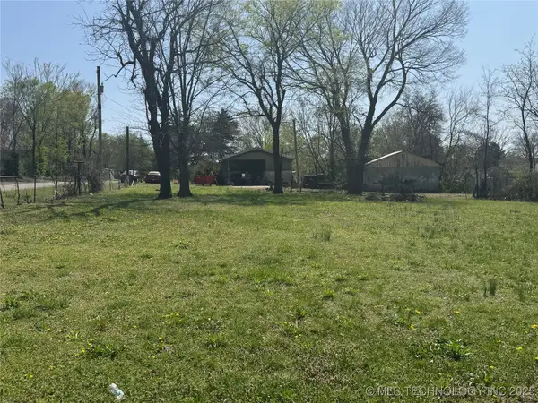 420 S Cherokee Street, Stilwell, OK 74960