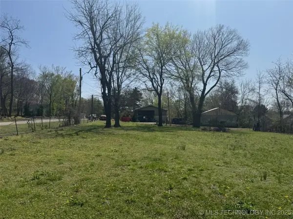 422 S Cherokee Street, Stilwell, OK 74960