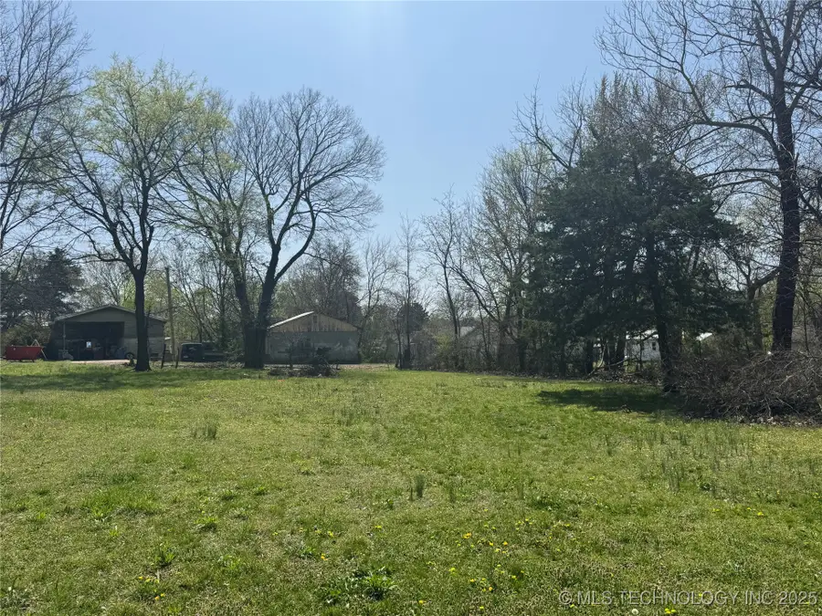 422 S Cherokee Street, Stilwell, OK 74960 - Image #2