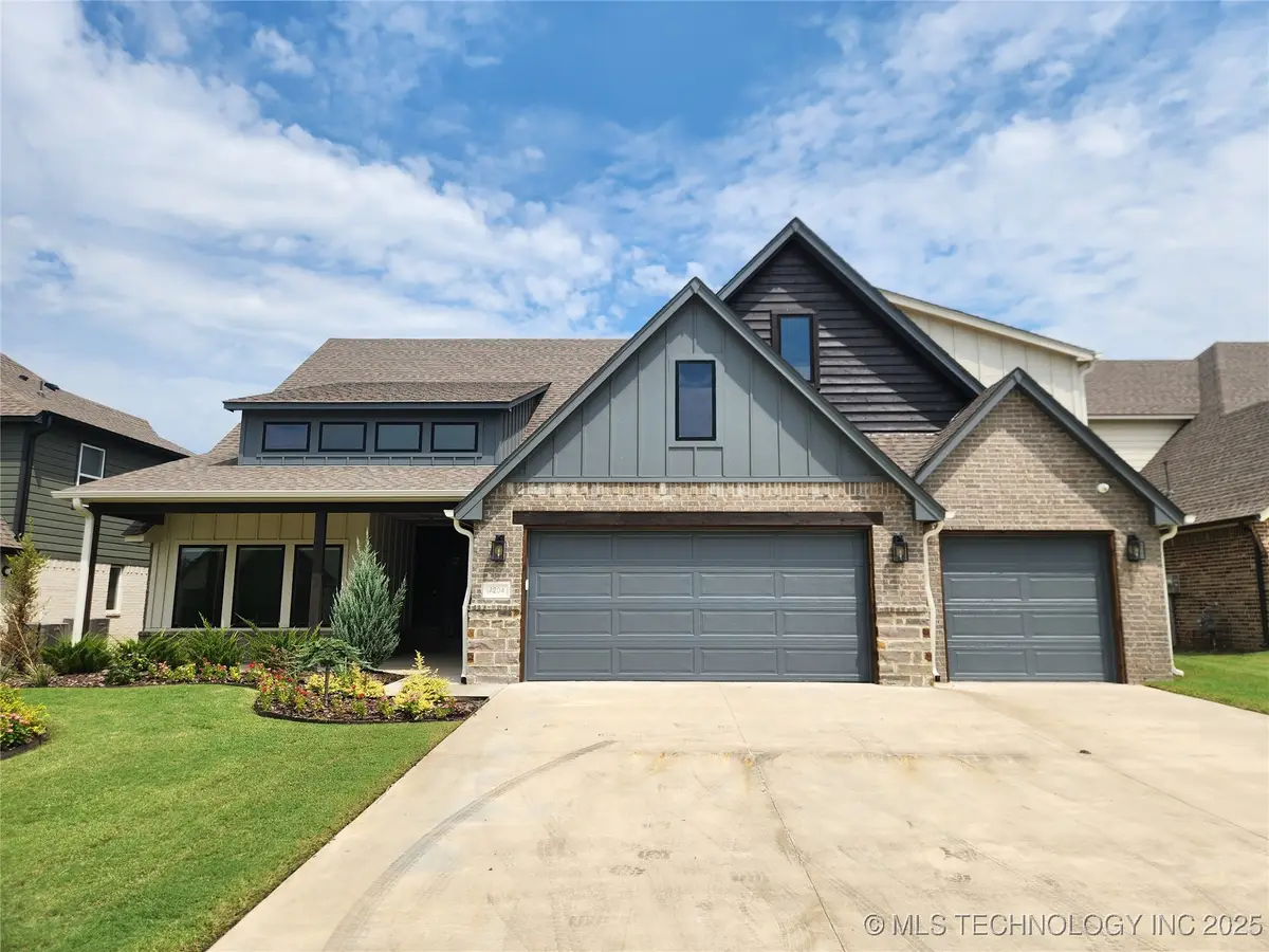 7204 E Oakland Street, Broken Arrow, OK 74014 - #1