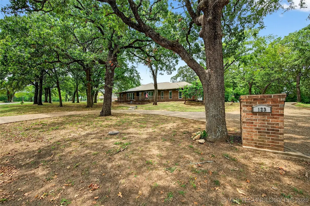 123 Park Lake Drive, Durant, OK 74701 - Image #1