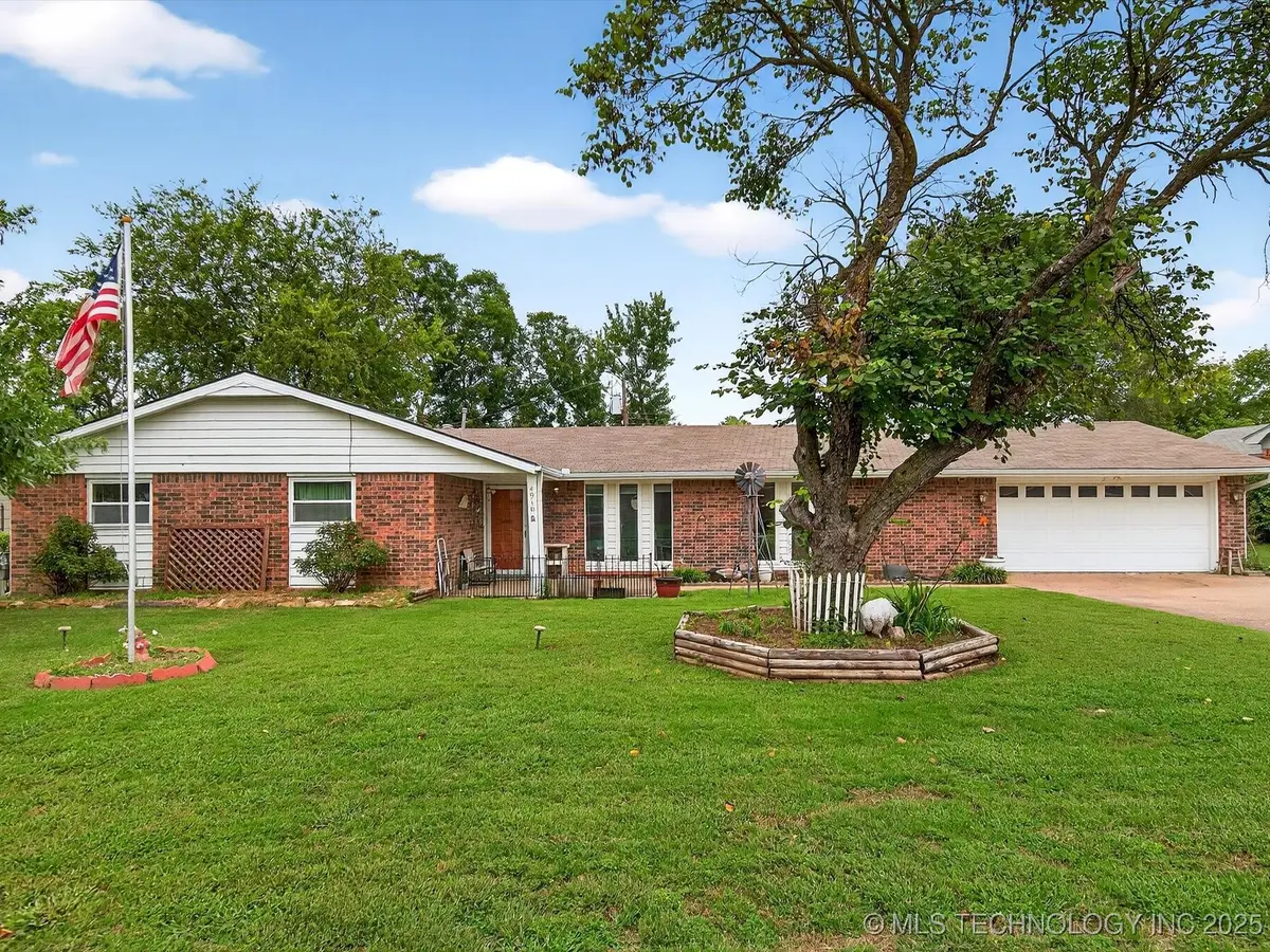 4910 Rolling Meadows Road, Bartlesville, OK 74006 - Image #1