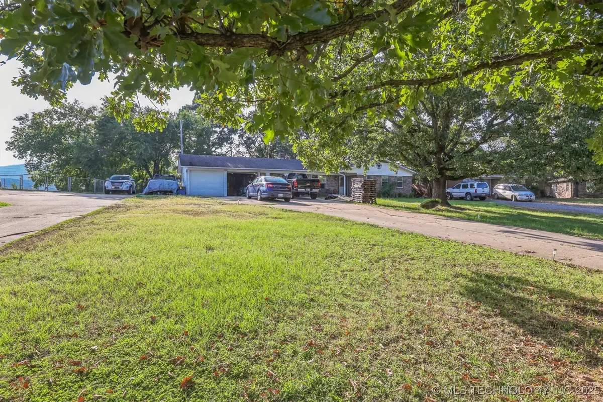 401 Crest Court, Poteau, OK 74953 - Image #1