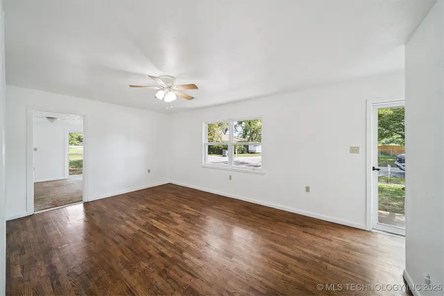 313 S Gray Court, Chouteau, OK 74337 - Image #3