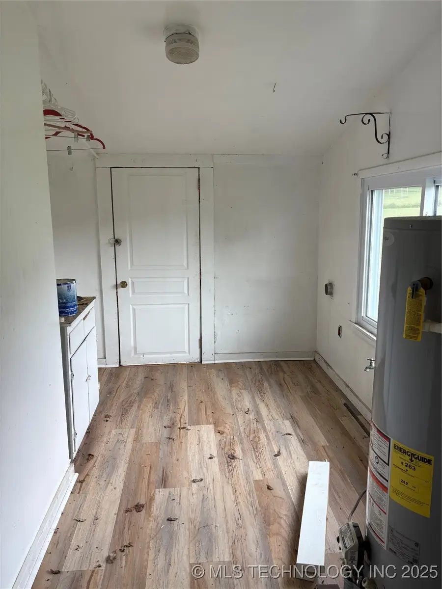 360 N B Street, Yale, OK 74085 - Image #2