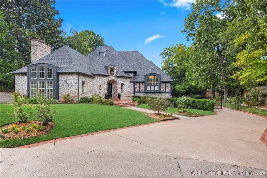 4004 S Yorktown Avenue, Tulsa, OK 74105 - Image #2