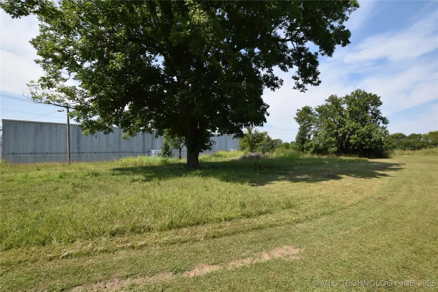 317 E Oak Street, Stilwell, OK 74960 - Image #2