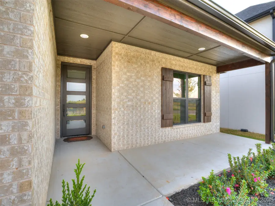 2354 E 134th Circle, Bixby, OK 74008 - Image #2