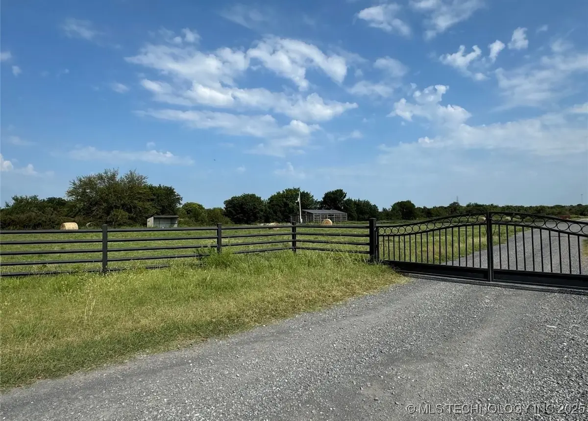 5282 E 53rd Street S, Muskogee, OK 74403 - Image #1