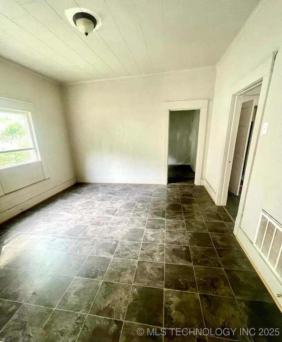 206 N Vine Avenue, Cleveland, OK 74020 - Image #2