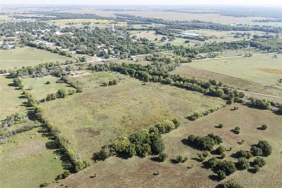 17013 Old Highway Road, Delaware, OK 74027 - Image #3