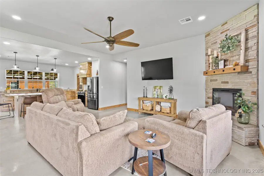 8147 Us Highway 77, Marietta, OK 73448 - Image #3