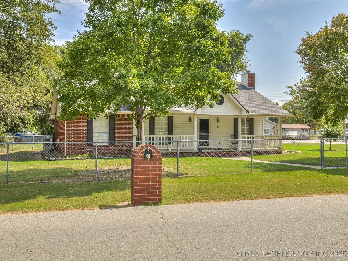318 S Delaware Street, Catoosa, OK 74015 - #1