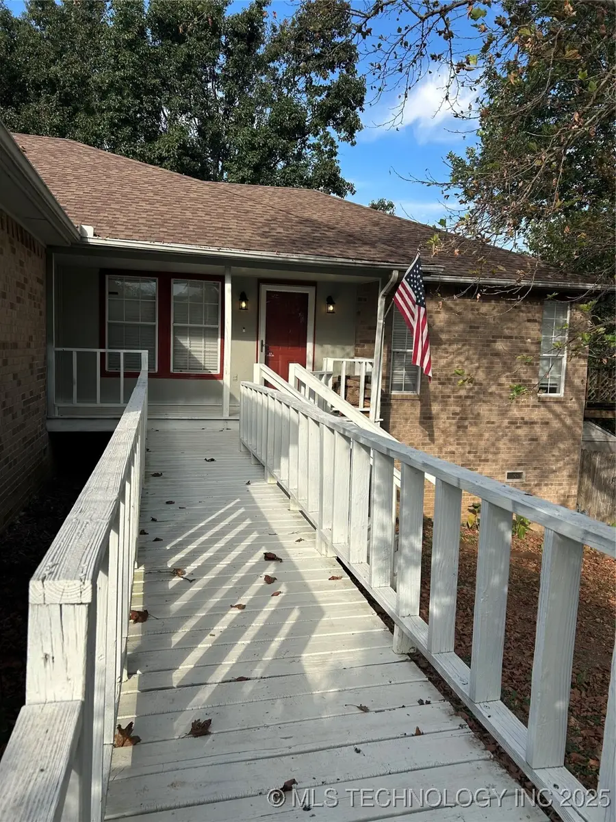 511 Glencoe Circle, Claremore, OK 74017 - Image #2