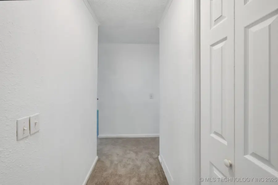 1127 S Russell Street, Skiatook, OK 74070 - Image #3