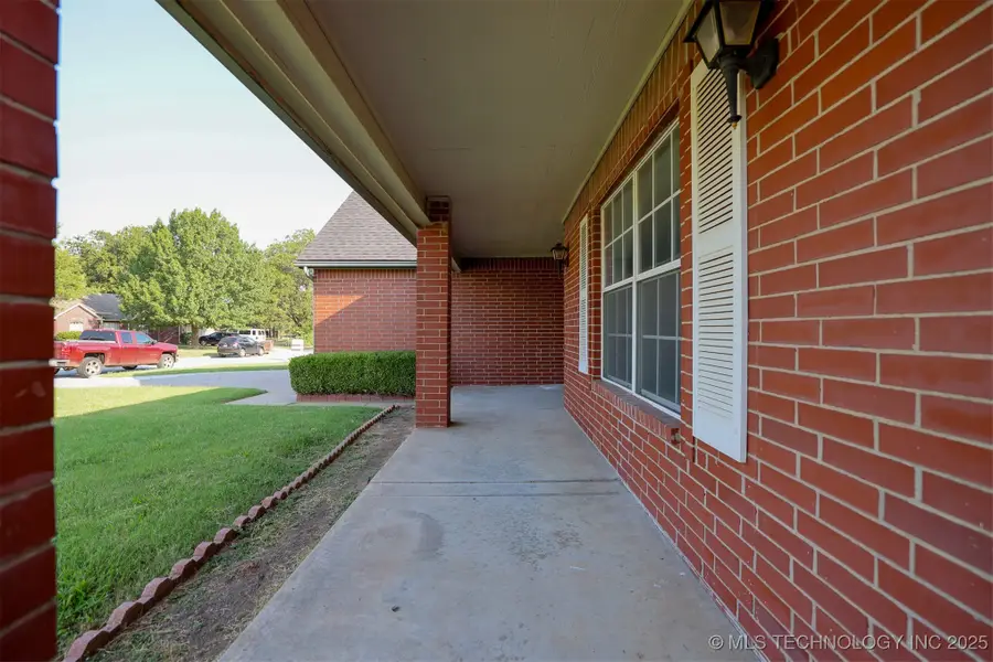 1601 N Detroit Avenue, Tulsa, OK 74106 - Image #3
