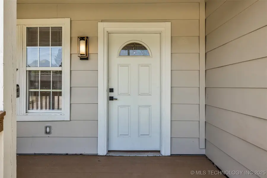 514 S Broadway Avenue, Coweta, OK 74429 - Image #2