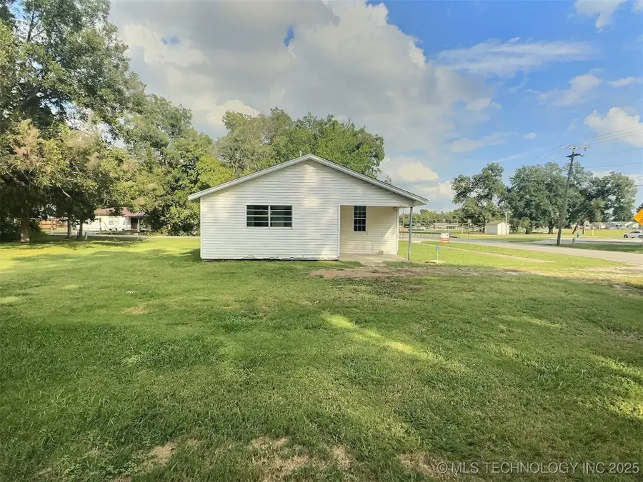 724 S Haynie Street, Skiatook, OK 74070 - Image #2