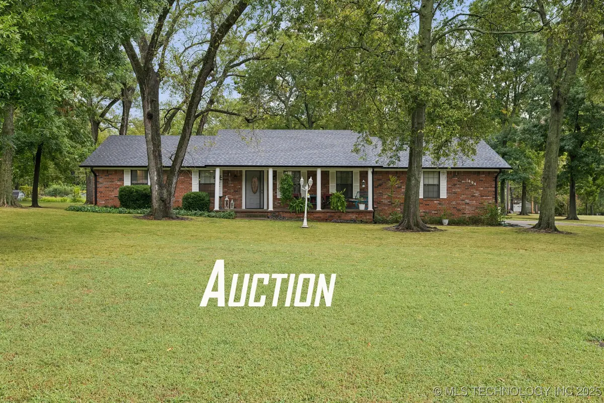 1404 N Hopi Avenue, Chouteau, OK 74337 - Image #1