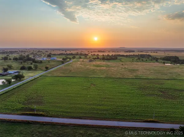 2 N 3990 Road, Dewey, OK 74029