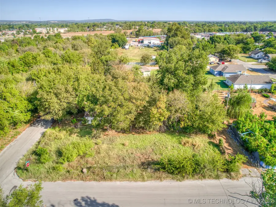 1327 N Rockford Avenue, Tulsa, OK 74106 - Image #3