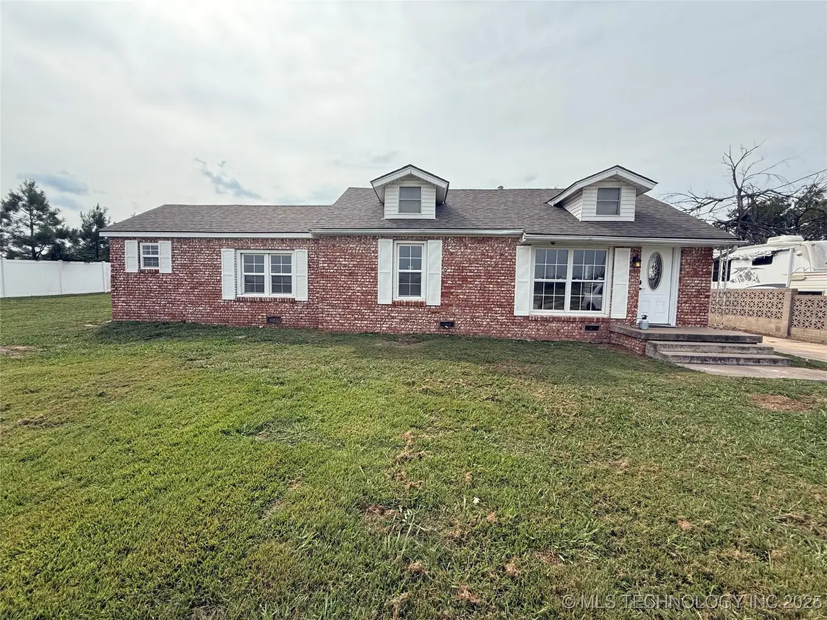 10035 Bryant Road, Henryetta, OK 74437 - Image #1