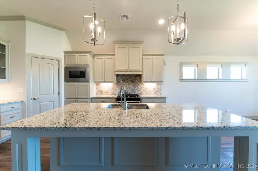 631 E 126th Street, Jenks, OK 74037 - Image #3