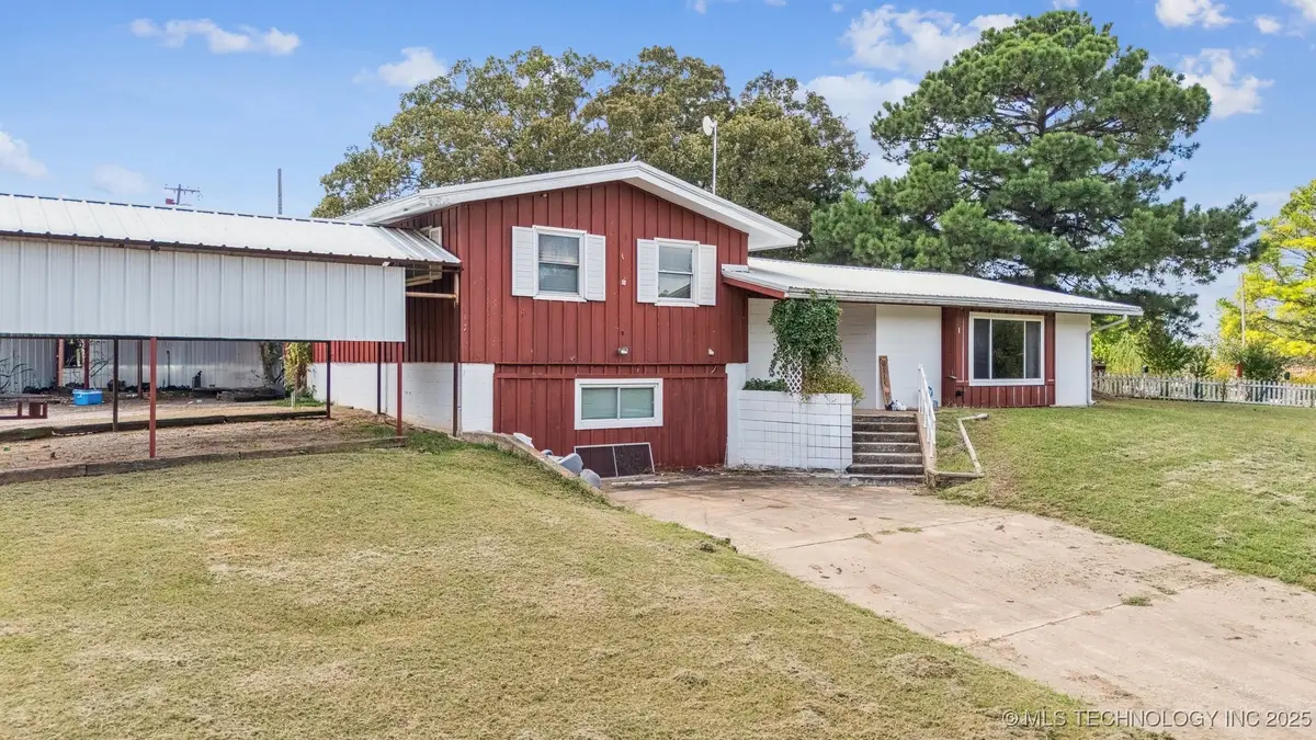 722 Burris Drive, Yale, OK 74085 - Image #1