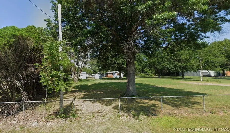 215 S 4th Street, Chouteau, OK 74337 - Image #1