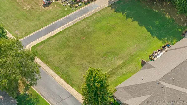 501 St Andrews Place, Grove, OK 74344