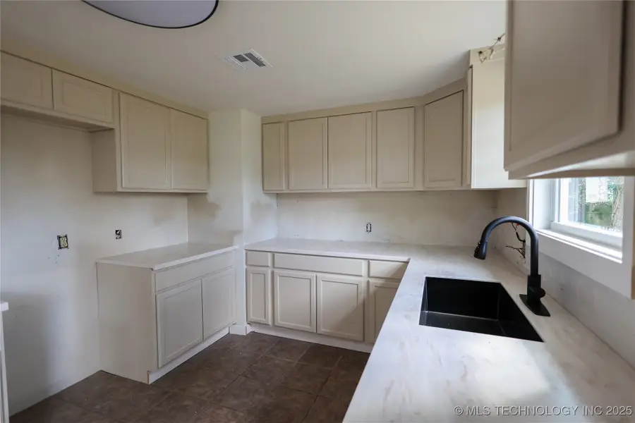 109 Evergreen, Davis, OK 73030 - Image #2