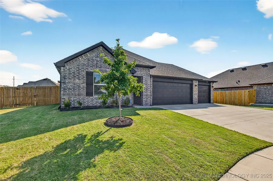 1512 Foxtail Park Lane, Bartlesville, OK 74006 - Image #3