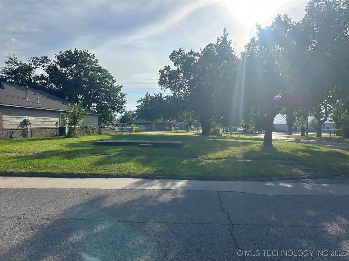 801 S Elm, Bartlesville, OK 74003 - Image #1