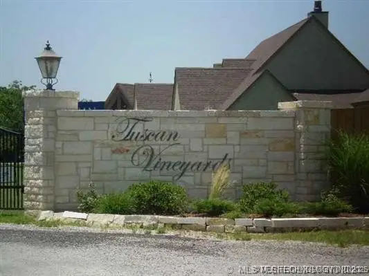Lucca Lane, Ardmore, OK 73401
